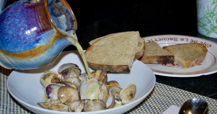Grilled Clams with Lemon Butter