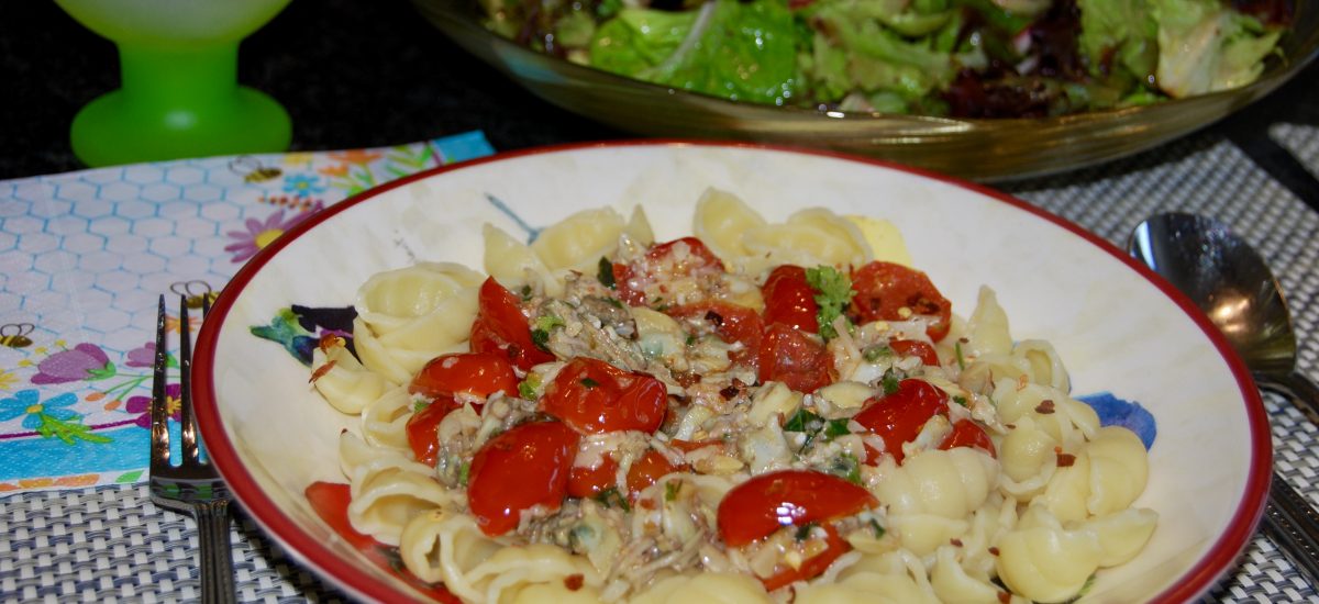 Pasta with Clams and Fresh Tomatoes